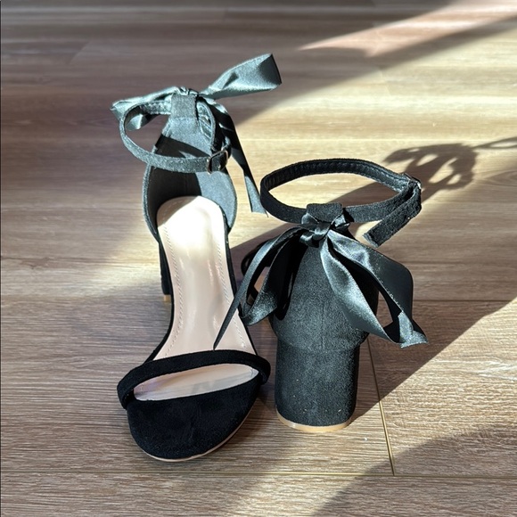 Elegant Black Women's Heels With Black Ribbon - Picture 1 of 5
